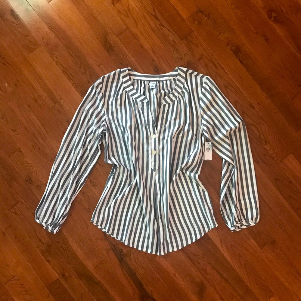 Old Navy Top 🤍